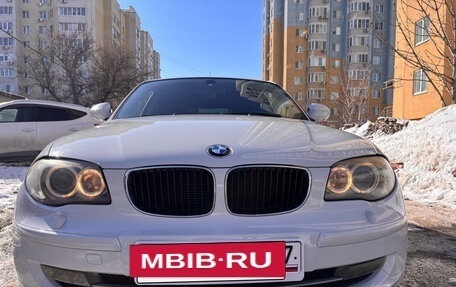 BMW 1 серия, 2011 год, 1 000 000 рублей, 2 фотография