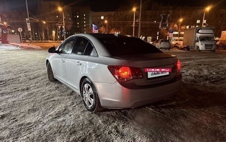 Chevrolet Cruze II, 2010 год, 500 000 рублей, 2 фотография