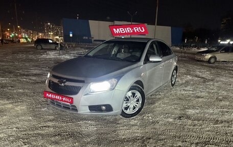 Chevrolet Cruze II, 2010 год, 500 000 рублей, 4 фотография