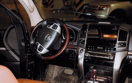 Toyota Land Cruiser 200, 2014 год, 3 900 000 рублей, 22 фотография