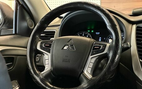 Mitsubishi Pajero Sport III рестайлинг, 2019 год, 3 500 000 рублей, 11 фотография