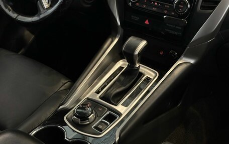 Mitsubishi Pajero Sport III рестайлинг, 2019 год, 3 500 000 рублей, 12 фотография