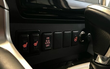 Mitsubishi Pajero Sport III рестайлинг, 2019 год, 3 500 000 рублей, 15 фотография