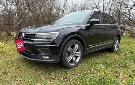 Volkswagen Tiguan II, 2018 год, 2 060 000 рублей, 3 фотография