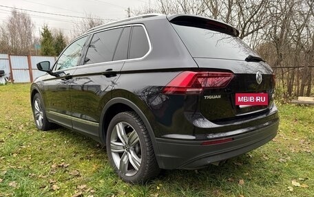 Volkswagen Tiguan II, 2018 год, 2 060 000 рублей, 2 фотография