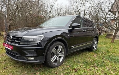 Volkswagen Tiguan II, 2018 год, 2 060 000 рублей, 7 фотография