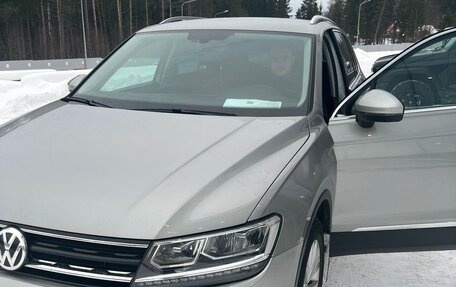 Volkswagen Tiguan II, 2017 год, 2 350 000 рублей, 1 фотография