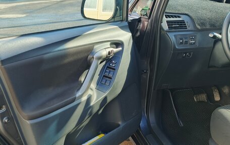 Toyota Verso I, 2010 год, 1 350 000 рублей, 10 фотография