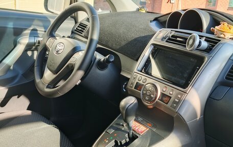 Toyota Verso I, 2010 год, 1 350 000 рублей, 23 фотография