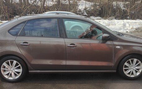 Volkswagen Polo VI (EU Market), 2015 год, 980 000 рублей, 2 фотография