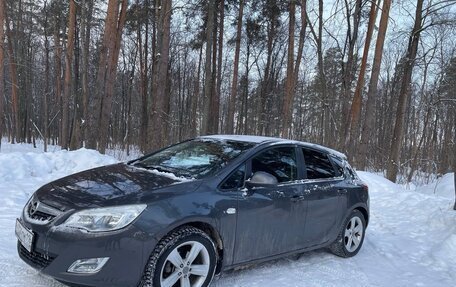 Opel Astra J, 2011 год, 800 000 рублей, 3 фотография