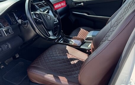 Toyota Camry, 2017 год, 2 365 000 рублей, 7 фотография