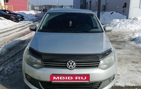 Volkswagen Polo VI (EU Market), 2015 год, 730 000 рублей, 2 фотография