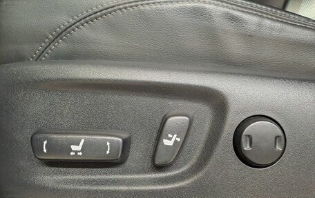 Toyota Land Cruiser Prado 150 рестайлинг 2, 2020 год, 5 997 000 рублей, 20 фотография