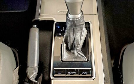 Toyota Land Cruiser Prado 150 рестайлинг 2, 2020 год, 5 997 000 рублей, 22 фотография