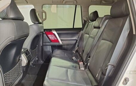 Toyota Land Cruiser Prado 150 рестайлинг 2, 2020 год, 5 997 000 рублей, 16 фотография