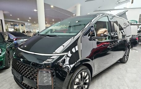 Hyundai Staria, 2025 год, 6 990 000 рублей, 4 фотография