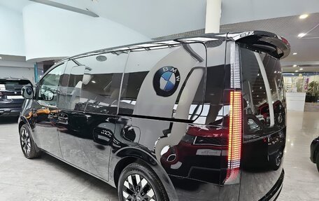 Hyundai Staria, 2025 год, 6 990 000 рублей, 8 фотография