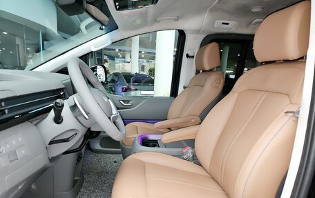 Hyundai Staria, 2025 год, 6 990 000 рублей, 22 фотография