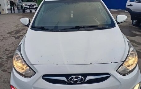 Hyundai Solaris II рестайлинг, 2014 год, 700 000 рублей, 2 фотография