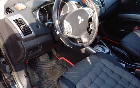 Mitsubishi Outlander III рестайлинг 3, 2008 год, 900 000 рублей, 5 фотография