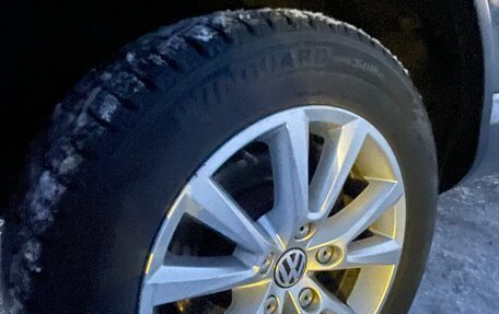 Volkswagen Touareg III, 2011 год, 1 930 000 рублей, 5 фотография