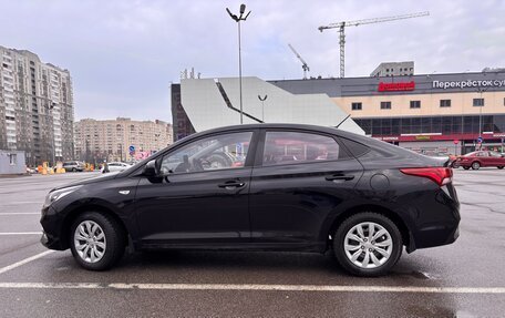 Hyundai Solaris II рестайлинг, 2017 год, 1 050 000 рублей, 2 фотография