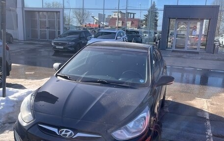 Hyundai Solaris II рестайлинг, 2012 год, 650 000 рублей, 3 фотография