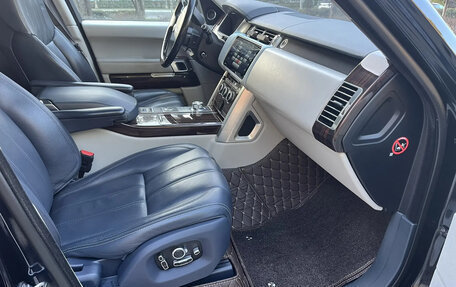 Land Rover Range Rover IV рестайлинг, 2016 год, 3 650 000 рублей, 7 фотография