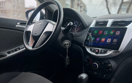 Hyundai Solaris II рестайлинг, 2012 год, 900 000 рублей, 7 фотография