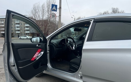 Hyundai Solaris II рестайлинг, 2012 год, 900 000 рублей, 4 фотография