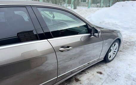 Mercedes-Benz E-Класс, 2010 год, 1 250 000 рублей, 4 фотография