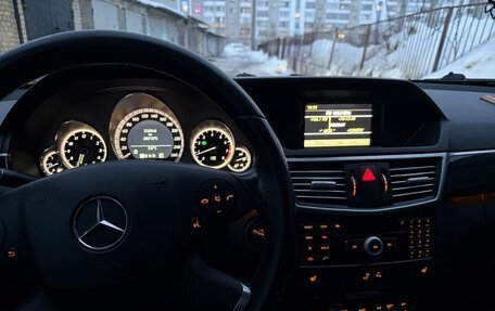 Mercedes-Benz E-Класс, 2010 год, 1 250 000 рублей, 3 фотография