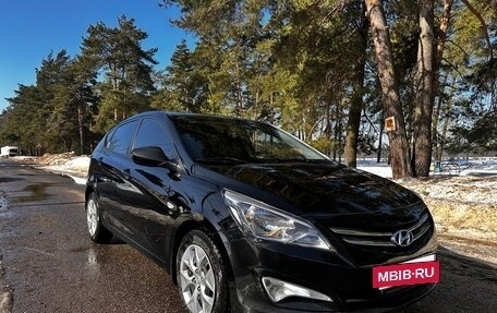Hyundai Solaris II рестайлинг, 2015 год, 1 135 000 рублей, 11 фотография