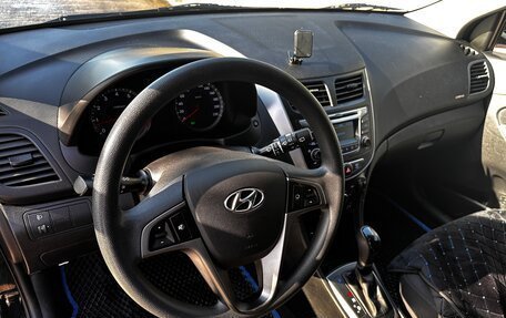 Hyundai Solaris II рестайлинг, 2015 год, 1 135 000 рублей, 17 фотография