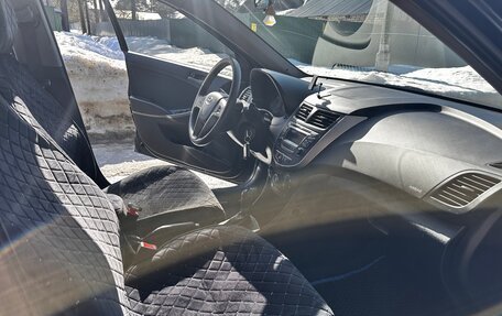 Hyundai Solaris II рестайлинг, 2015 год, 1 135 000 рублей, 25 фотография