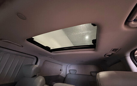 Hyundai Grand Starex Grand Starex I рестайлинг 2, 2014 год, 1 999 000 рублей, 22 фотография