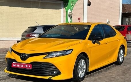 Toyota Camry, 2019 год, 1 850 000 рублей, 1 фотография