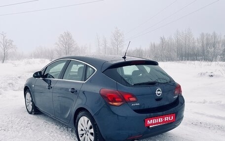 Opel Astra J, 2011 год, 520 000 рублей, 3 фотография