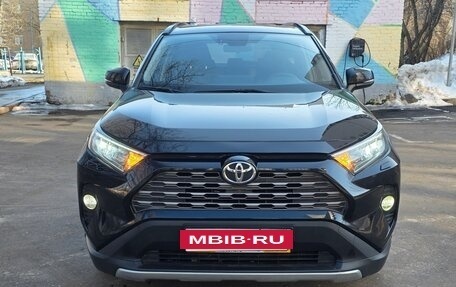 Toyota RAV4, 2020 год, 3 300 000 рублей, 3 фотография
