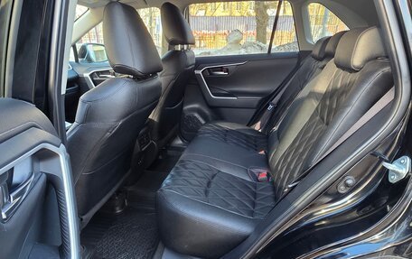 Toyota RAV4, 2020 год, 3 300 000 рублей, 12 фотография