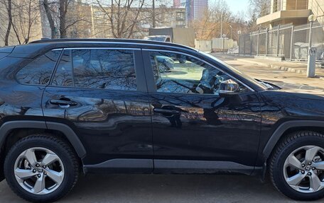 Toyota RAV4, 2020 год, 3 300 000 рублей, 8 фотография