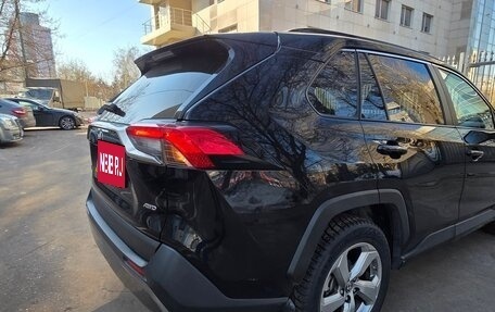 Toyota RAV4, 2020 год, 3 300 000 рублей, 5 фотография