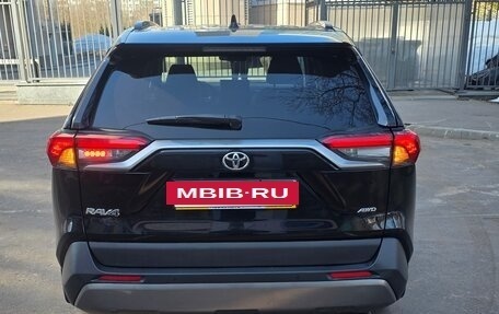 Toyota RAV4, 2020 год, 3 300 000 рублей, 6 фотография