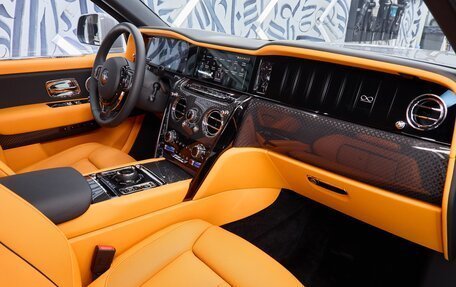 Rolls-Royce Cullinan, 2025 год, 64 875 000 рублей, 11 фотография