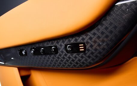 Rolls-Royce Cullinan, 2025 год, 64 875 000 рублей, 16 фотография