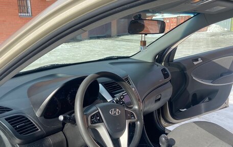 Hyundai Solaris II рестайлинг, 2014 год, 820 000 рублей, 8 фотография