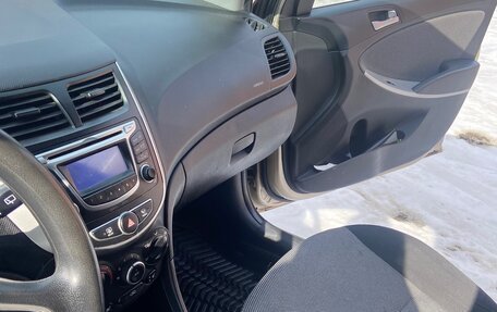 Hyundai Solaris II рестайлинг, 2014 год, 820 000 рублей, 10 фотография