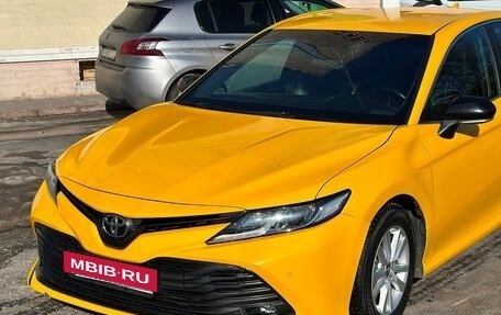 Toyota Camry, 2019 год, 1 850 000 рублей, 8 фотография