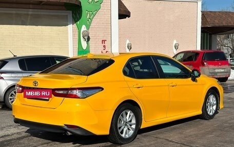 Toyota Camry, 2019 год, 1 850 000 рублей, 5 фотография